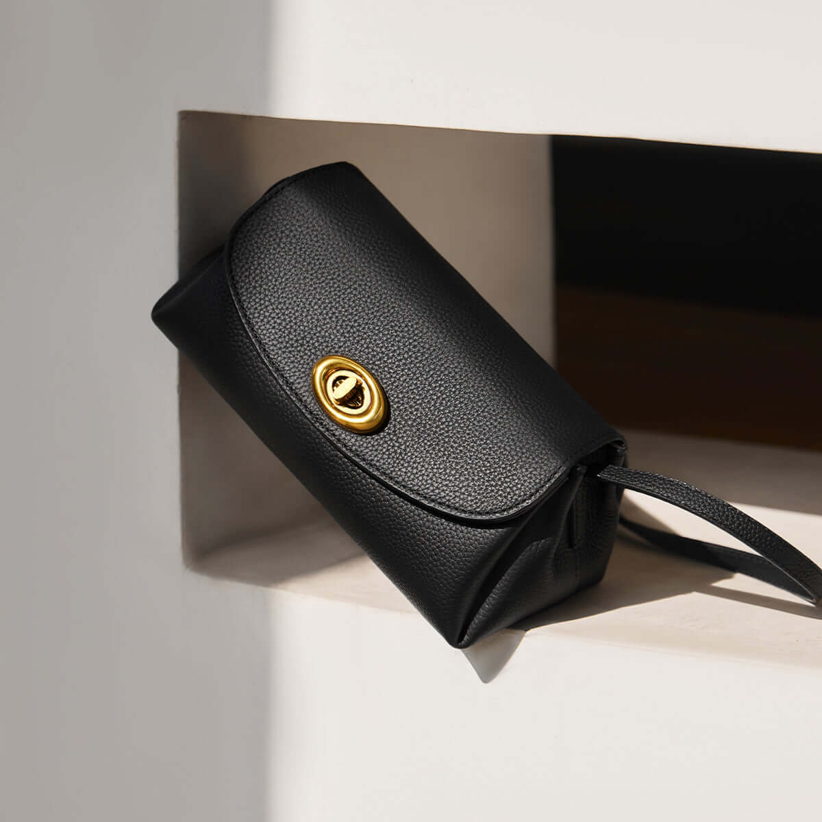 Baguette Twist Lock Leather Shoulder Bag Nalandu