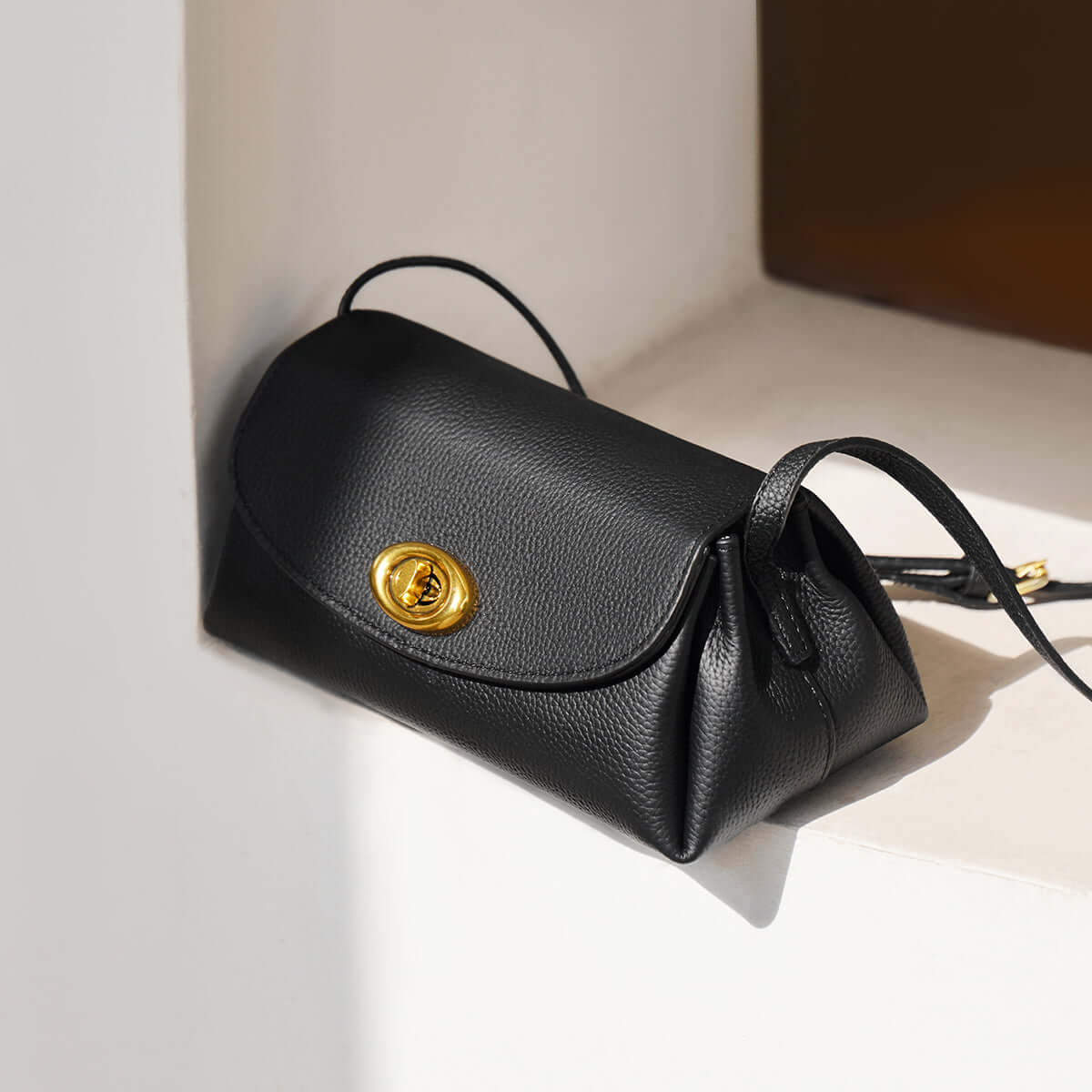 Baguette Twist Lock Leather Shoulder Bag Nalandu
