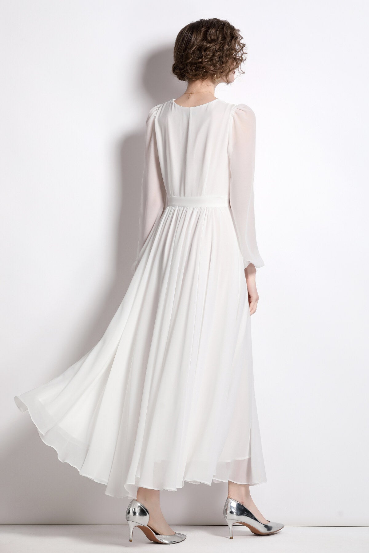 Dreamy White V-Neck Maxi Dress DZA