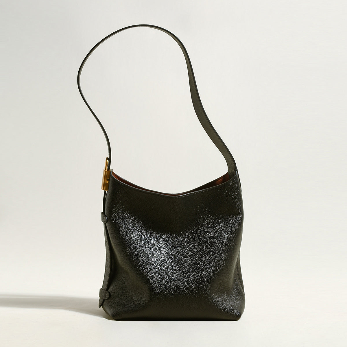 Essential Leather Bucket Bag Cilela