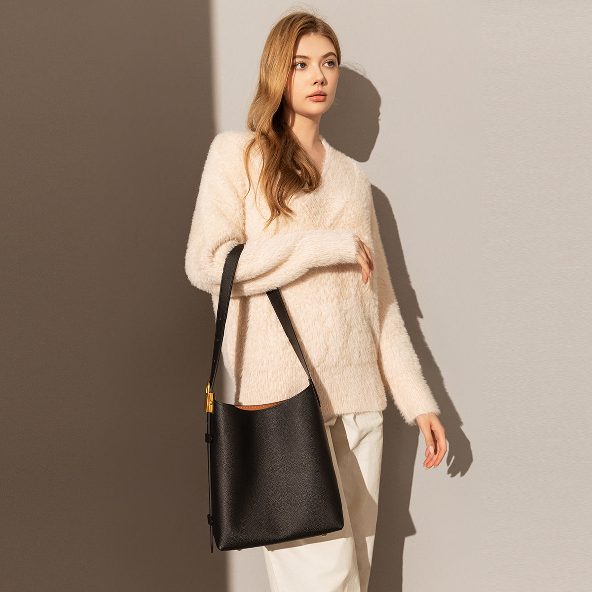 Essential Leather Bucket Bag Cilela