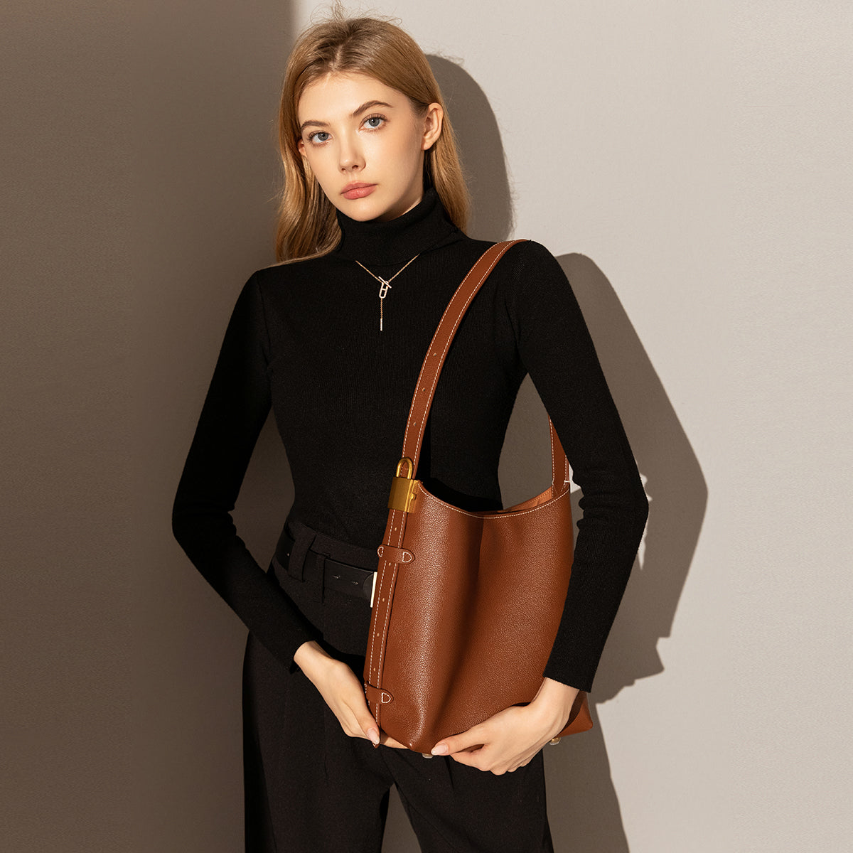 Essential Leather Bucket Bag Cilela