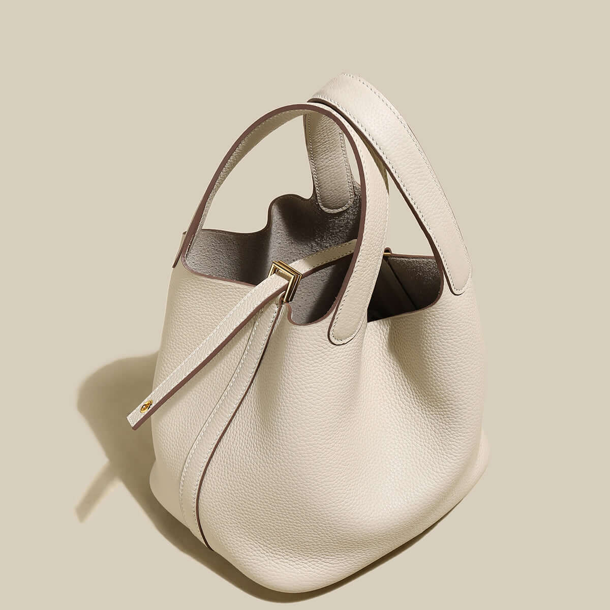 Bucket Tote Bag with Lock Cilela