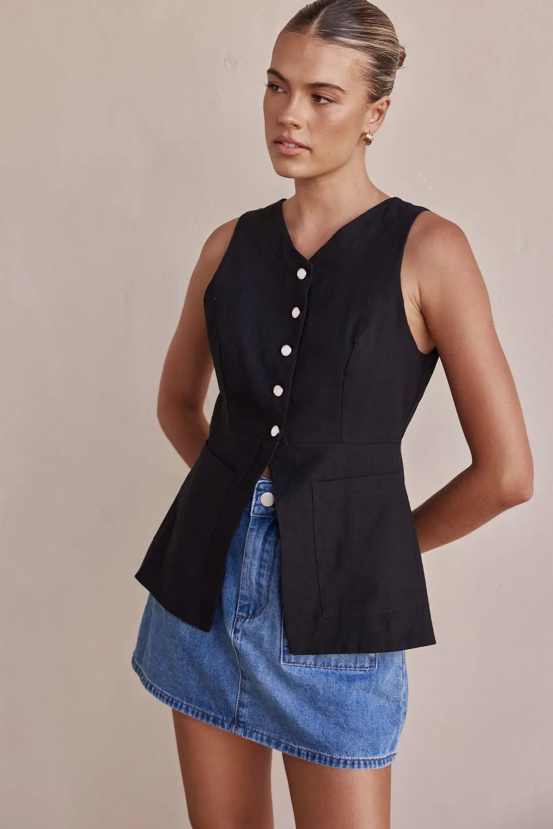 Black Linen Vest with Pockets Breathe by November 28
