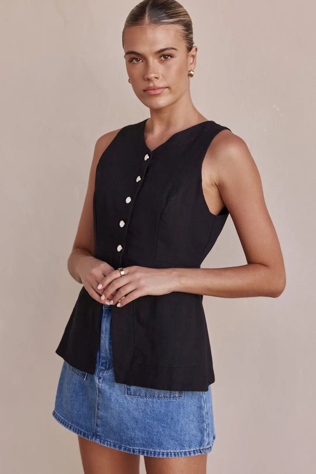 Black Linen Vest with Pockets Breathe by November 28