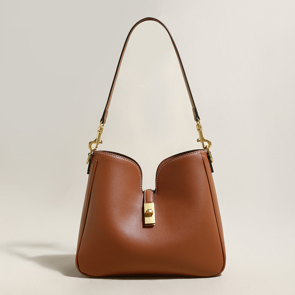 Scallop Leather Tote Cilela