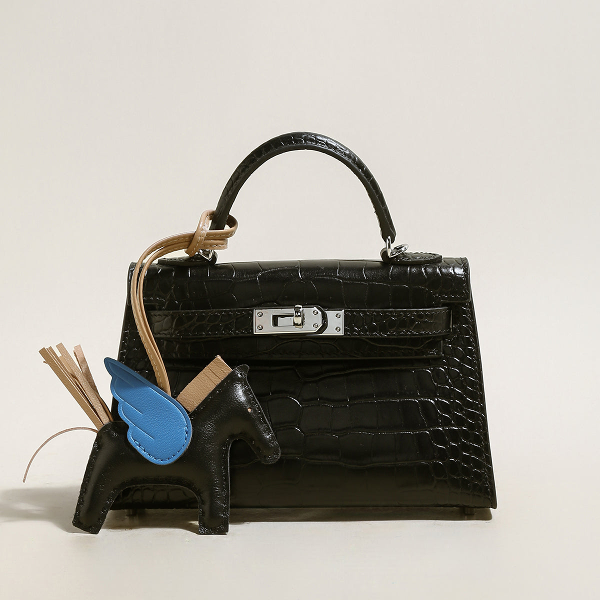 Swift Structured Leather Top Handle Bag Cilela