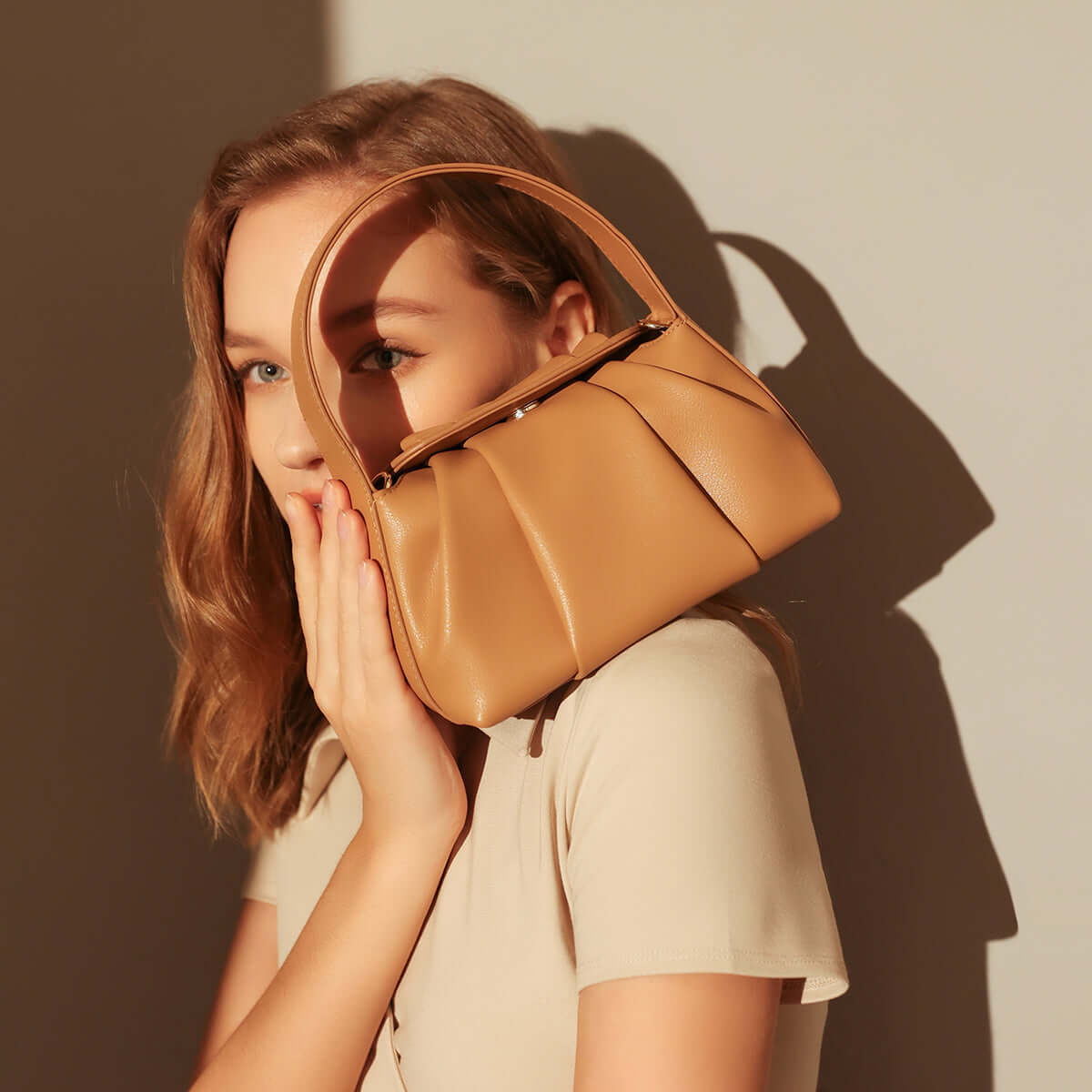 Geraffte Leder Handtasche - Giovanni Battaglia