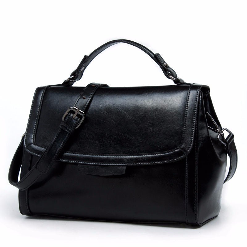 Old Fashioned Leather Shoulder Bag - Giovanni Battaglia