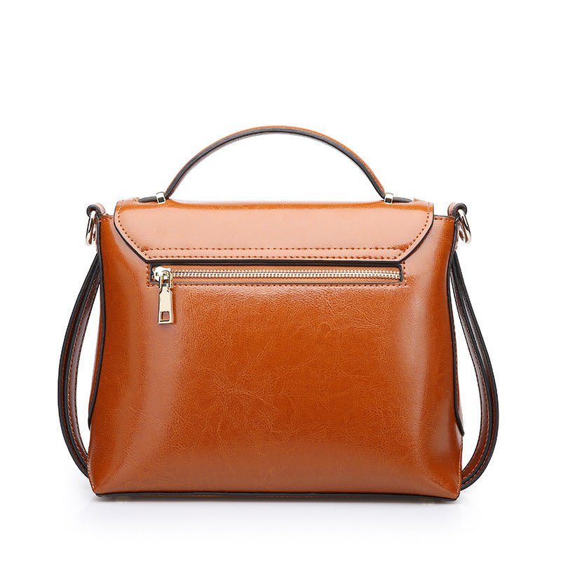 Old Fashioned Leather Shoulder Bag - Giovanni Battaglia