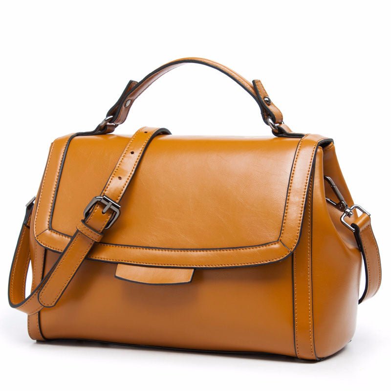 Old Fashioned Leather Shoulder Bag - Giovanni Battaglia