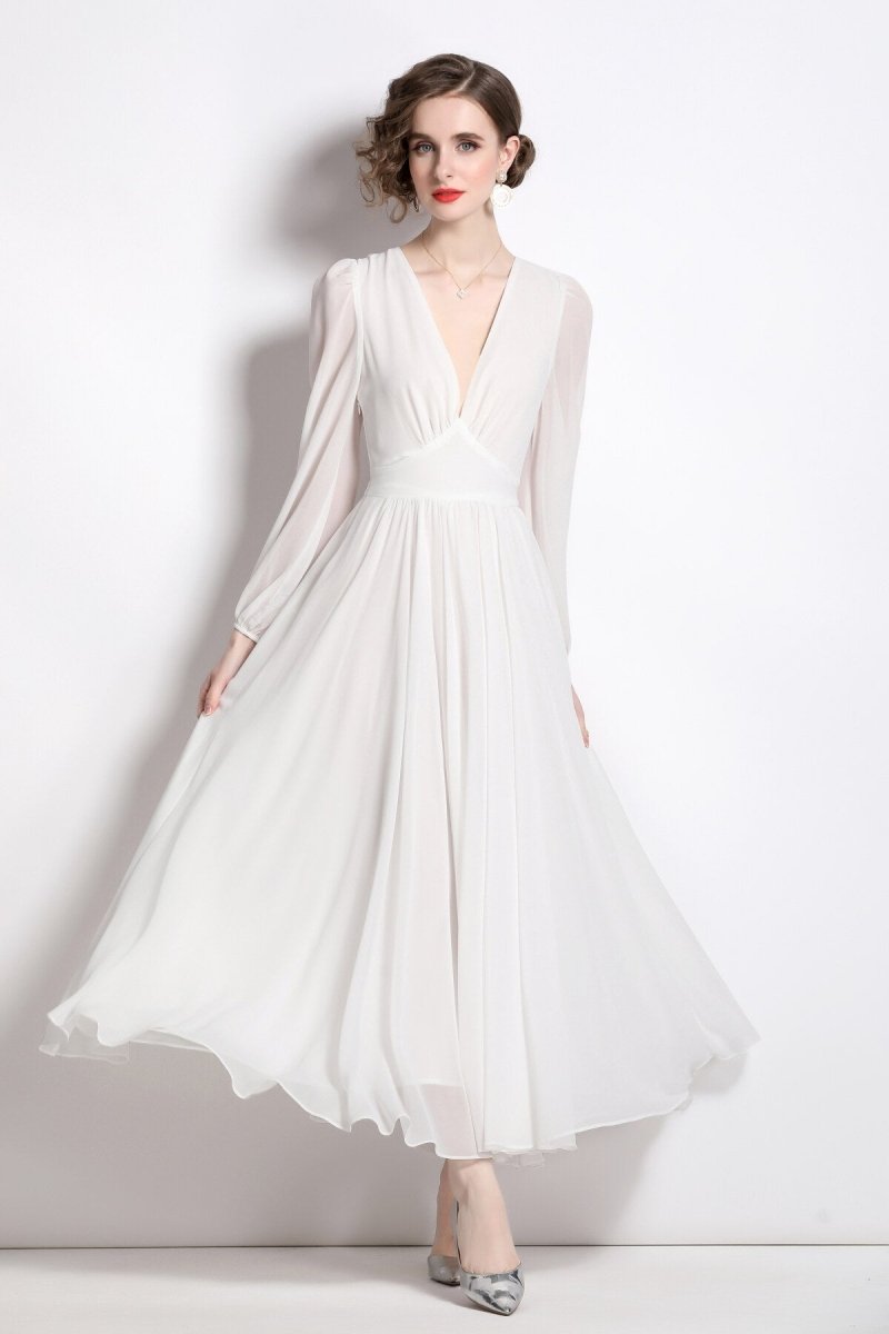 Verträumtes weißes Maxikleid mit V - Ausschnitt - Giovanni Battaglia